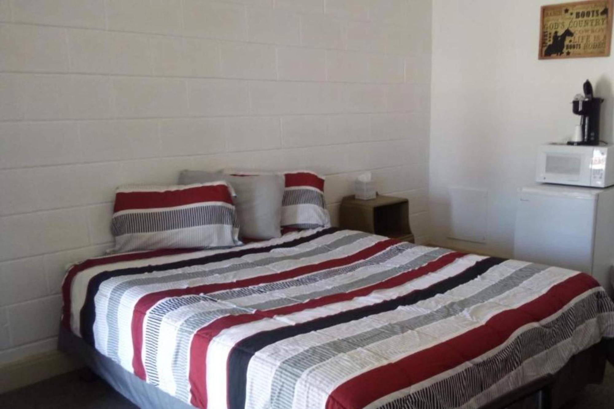 Love Hotels Murdo By Oyo On Interstate 90 Esterno foto